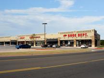 retail space for lease, chickasha, OK exterior photo