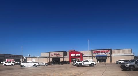 retail & warehouse space for lease in Durant, OK exterior photo