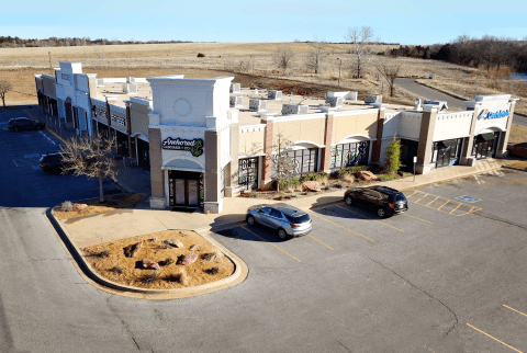 retail space for lease Guthrie Ok - exterior photo