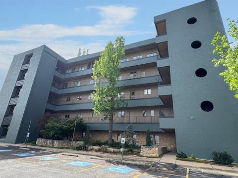 Parklawn Office Building for lease Midwest City, OK exterior photo