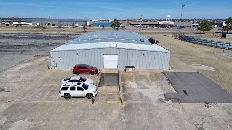 1109 West Kickapoo Spur St - retail building For lease Shawnee, OK 