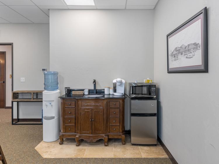 Wilshire Gardens Office Park office spaces for lease Oklahoma City, Ok