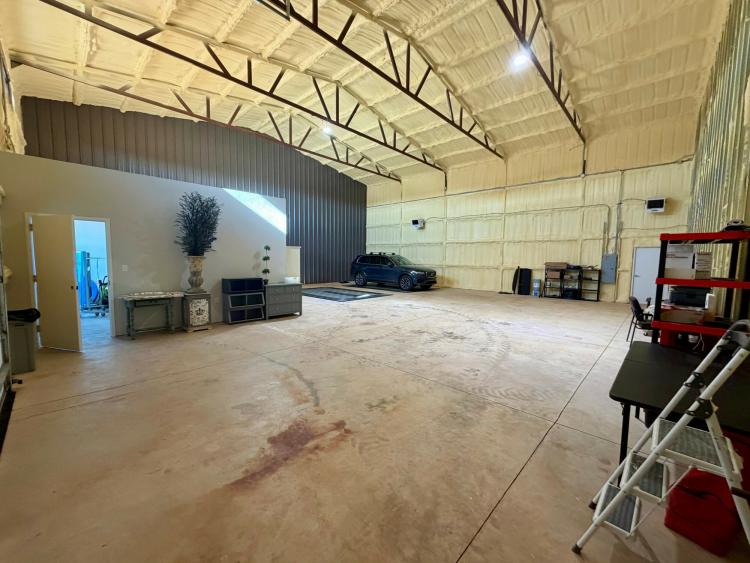 Black Sand Multi-Tenant Industrial Building for lease Edmond, Ok