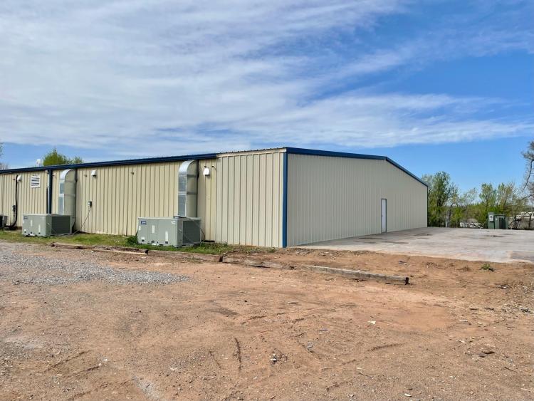 5909 Aero Dr industrial building, Tuttle, Ok For lease