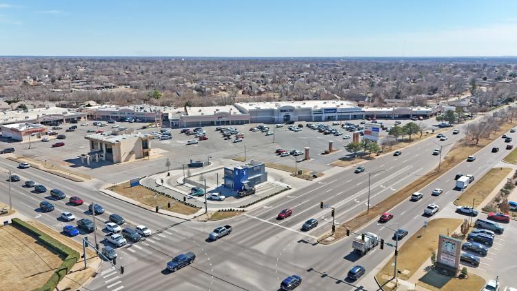 Edmond Plaza retail space for lease Edmond, OK exterior photo