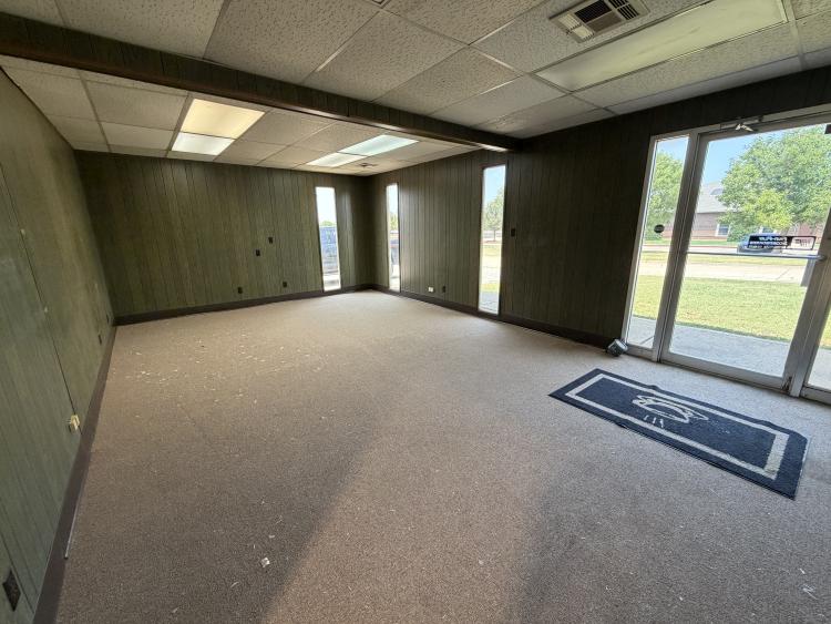 16 NW 65th St  |  Office / Warehouse  |  Oklahoma City, OK