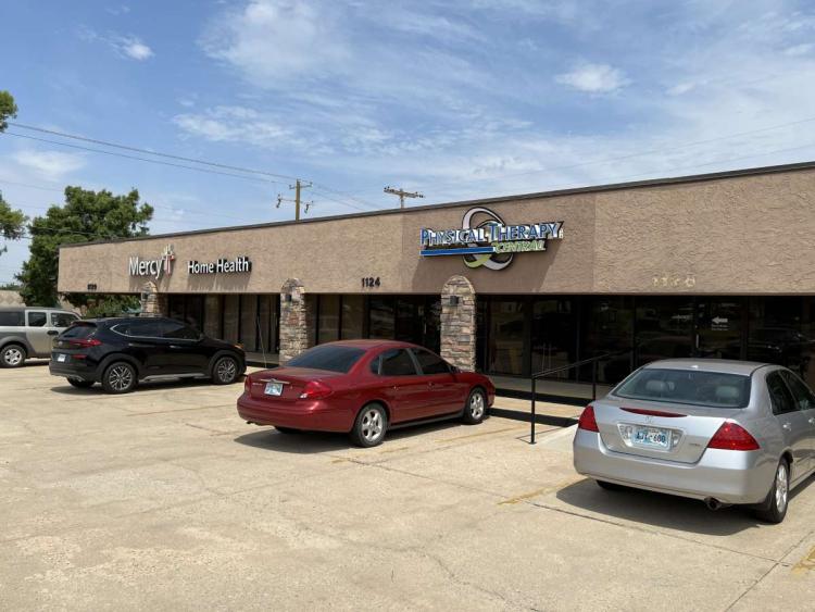 retail, medical space for lease Midwest City, OK exterior photo3