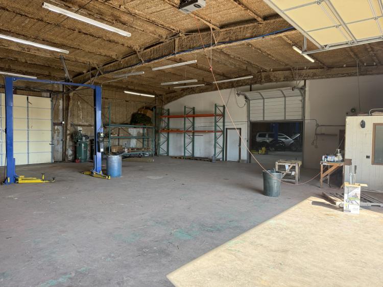 automotive facility for lease south Oklahoma City, OK warehouse photo