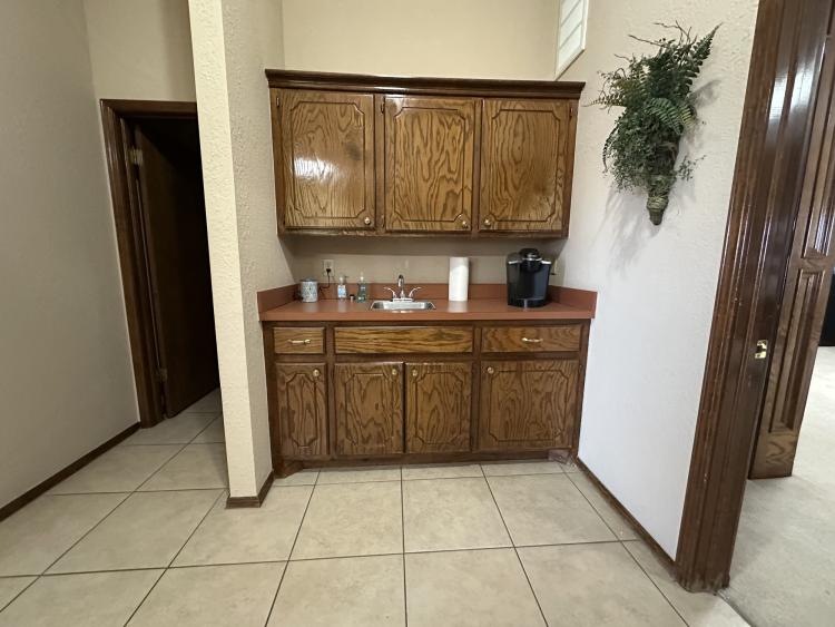 Penn Oaks Offices office space for lease south Oklahoma City, OK