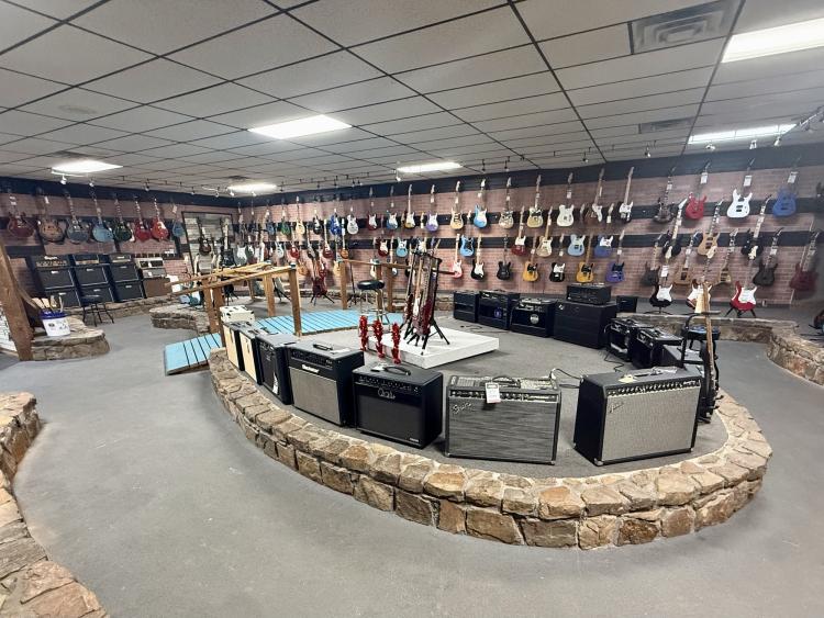 1109 West Kickapoo Spur St - retail building For lease Shawnee, OK 