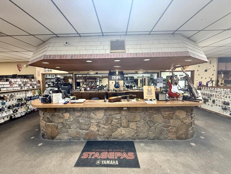 1109 West Kickapoo Spur St - retail building For lease Shawnee, OK 