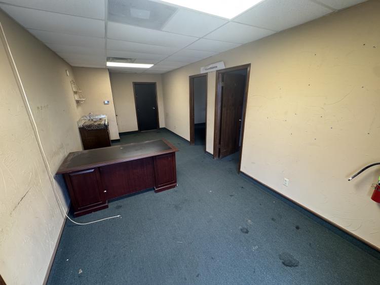 10121 OK-54 industrial building for lease Weatherford, Ok