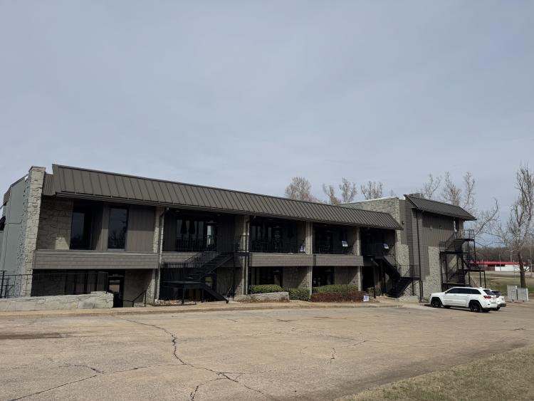7901 NE 10th St Midwest City, OK office for lease