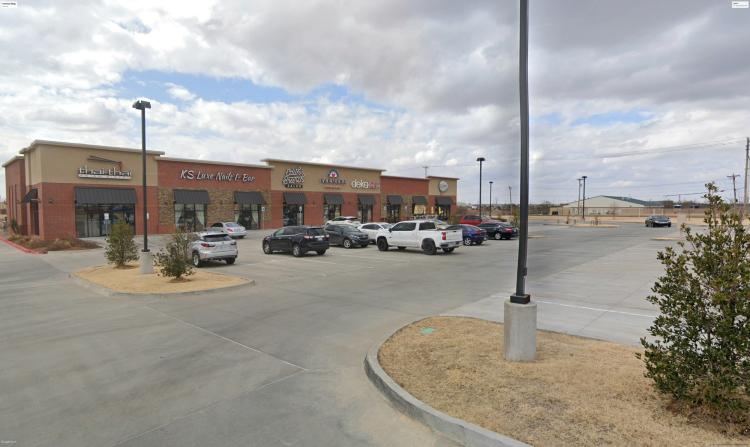 retail space for lease Norman, OK exterior photo