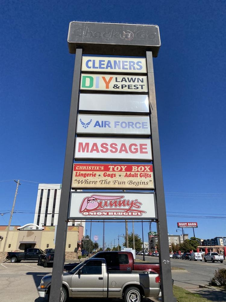 South Meridian Plaza retail space for lease Oklahoma City