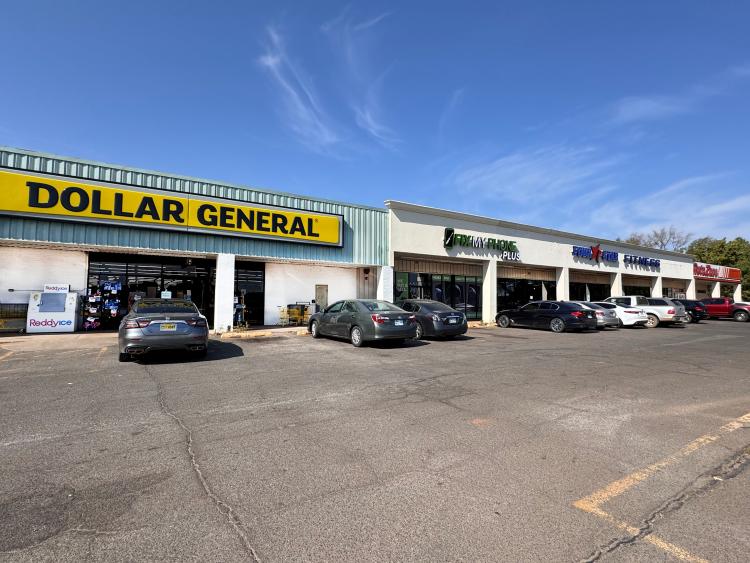 retail space for lease Guthrie, Ok exterior photo