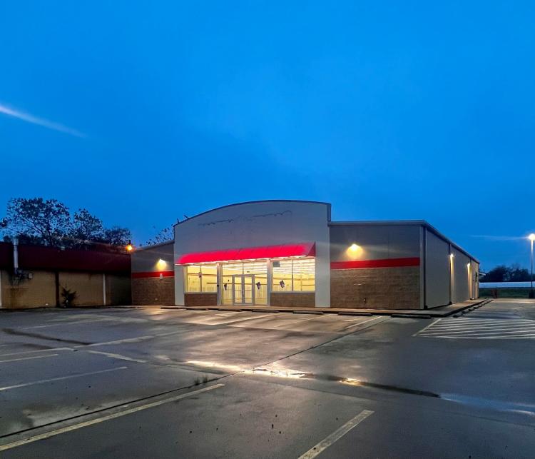 freestanding building for sublease Hugo, OK exterior photo