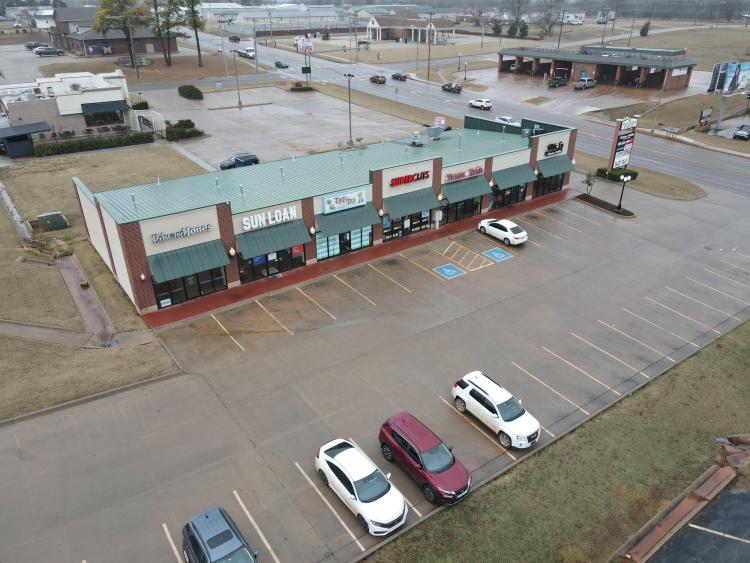 Prestige Pointe retail space for lease Guthrie, Ok S Division St