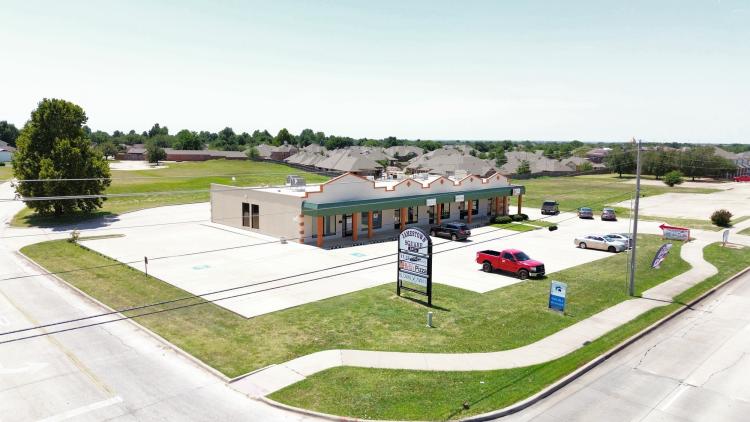 James Town Square retail space for lease Moore, OK
