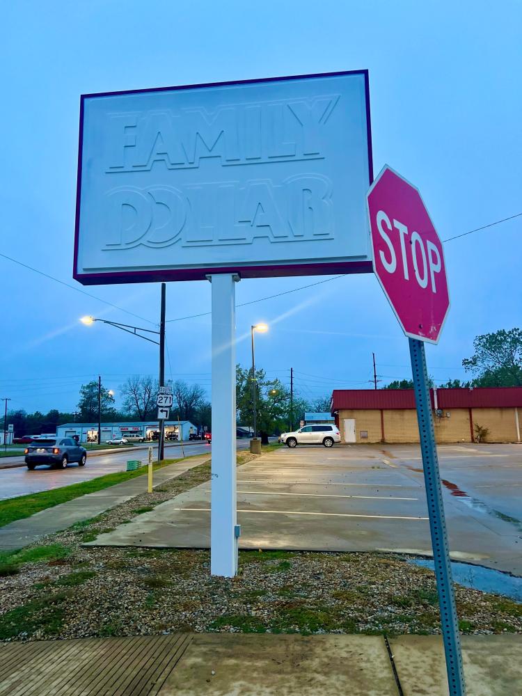 freestanding building for sublease Hugo, OK pylon