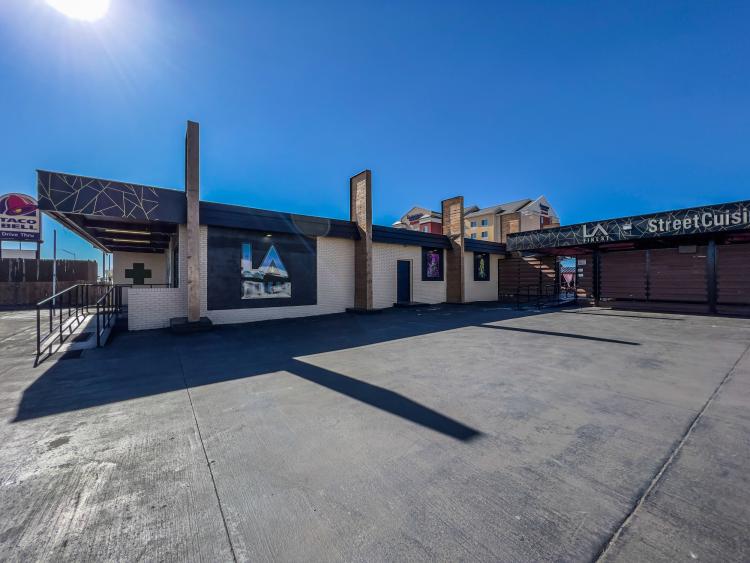 5708 NW Expressway retail property for sale, Oklahoma City, OK