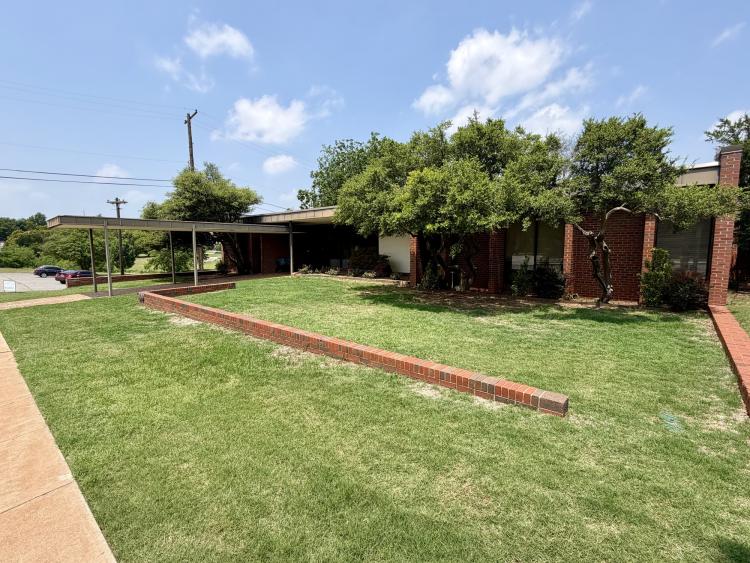 Crown Heights Office Building for sale Oklahoma City, Ok