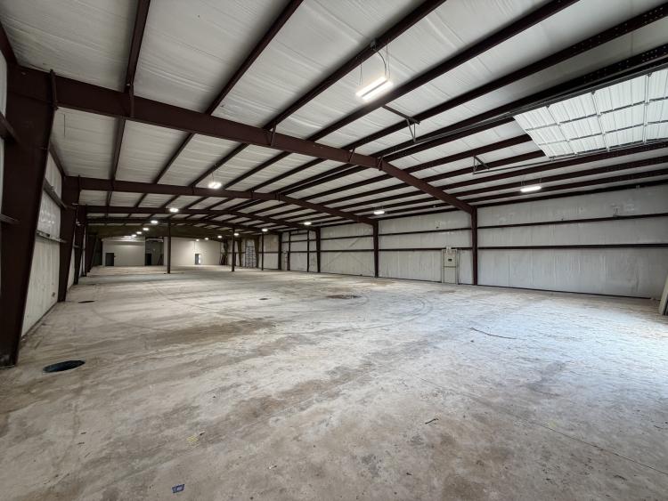 Newly Renovated Warehouse W/Yard SE 29th Oklahoma City, Ok