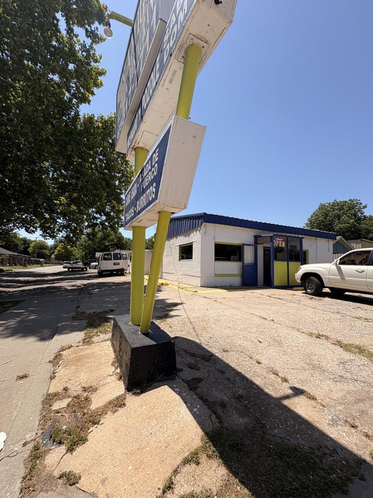 retail space for Sale 2221 S Central Ave, Oklahoma City, OK exterior photo