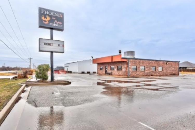 318 Edmond Rd NE Piedmont, OK restaurant building for sale fully equipped